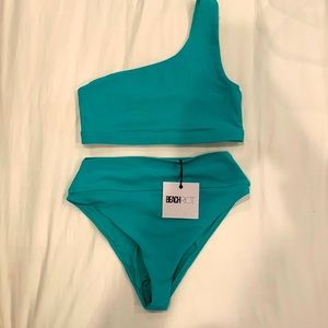 New Beach Riot 2 piece swimsuit. Size M